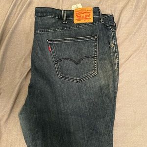 Levi Strauss 559 Relaxed Fit Jean 46x32. Acid wash.
